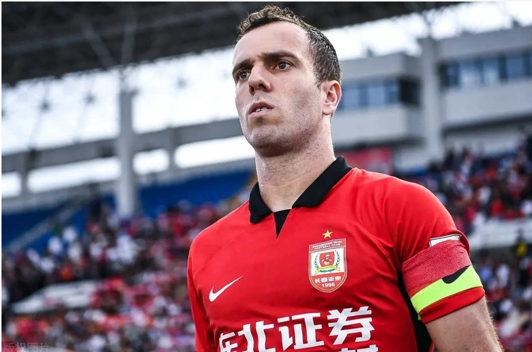 波尔图迎国王杯关键赛，国际比赛日门线救险，引发热议，资深球员宣示担当(葡萄牙国民取消波尔图最新消息)