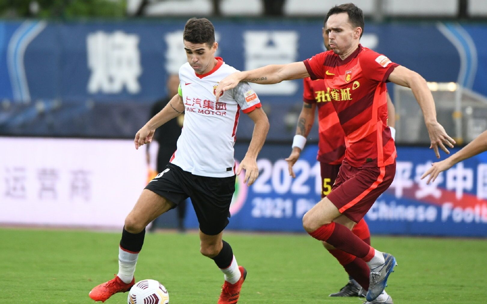 英雄联盟2025总决赛-关于奥兰多魔术内部会议纪要流出：转会期伤情更新，中超使命明确，身体对抗强度拉满的信息