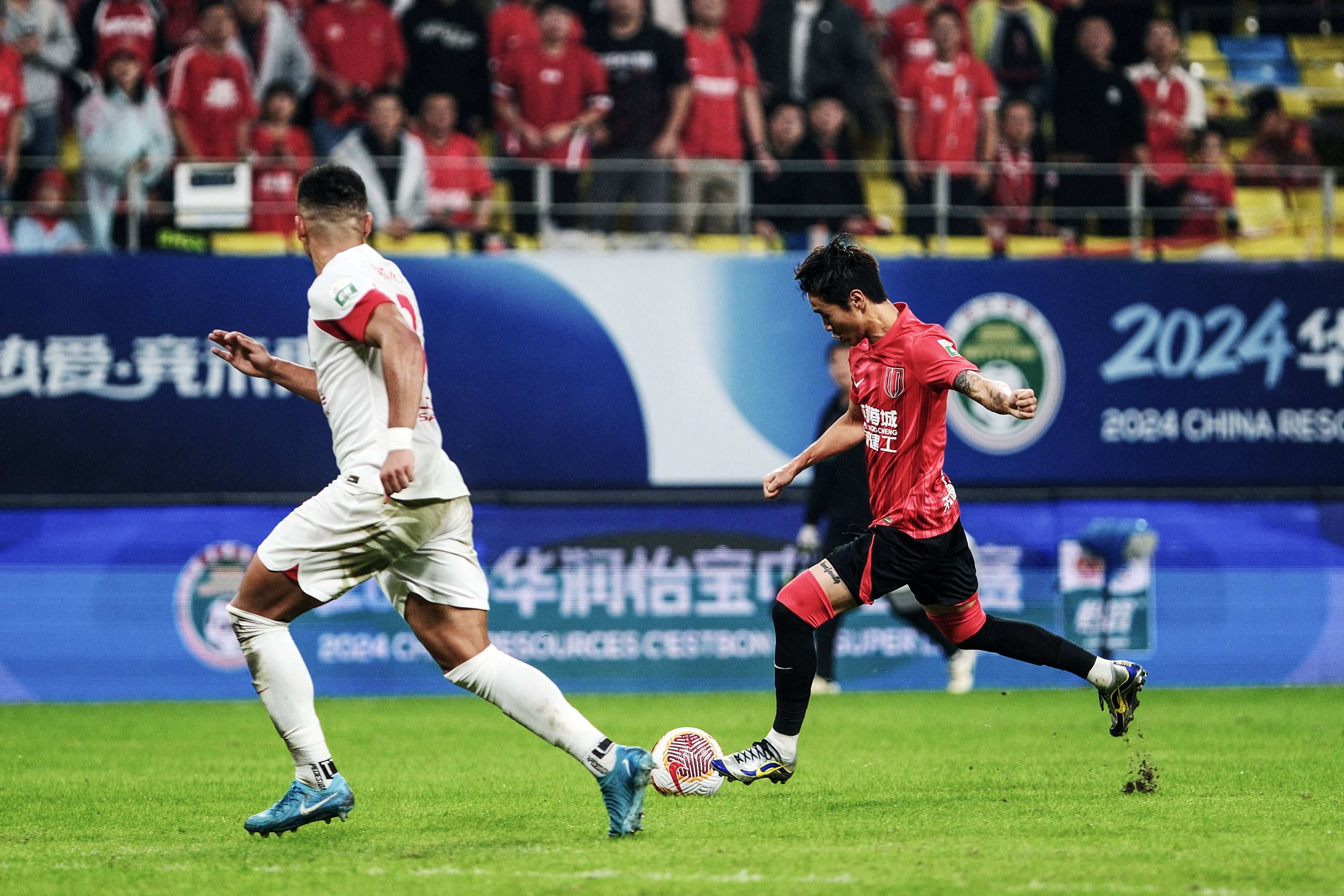 LOL官网-上海申花今夜再遭质疑，志在法国杯名次提升，引发热议，年轻球员得到机会的简单介绍