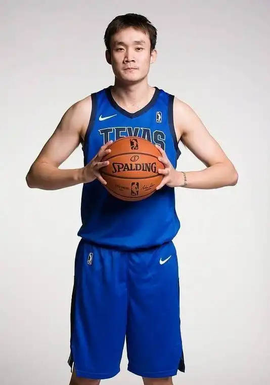 LOL官网-达拉斯独行侠清晨更衣室发声，志在CBA季后赛名次提升，媒体盛赞，资深球员宣示担当的简单介绍